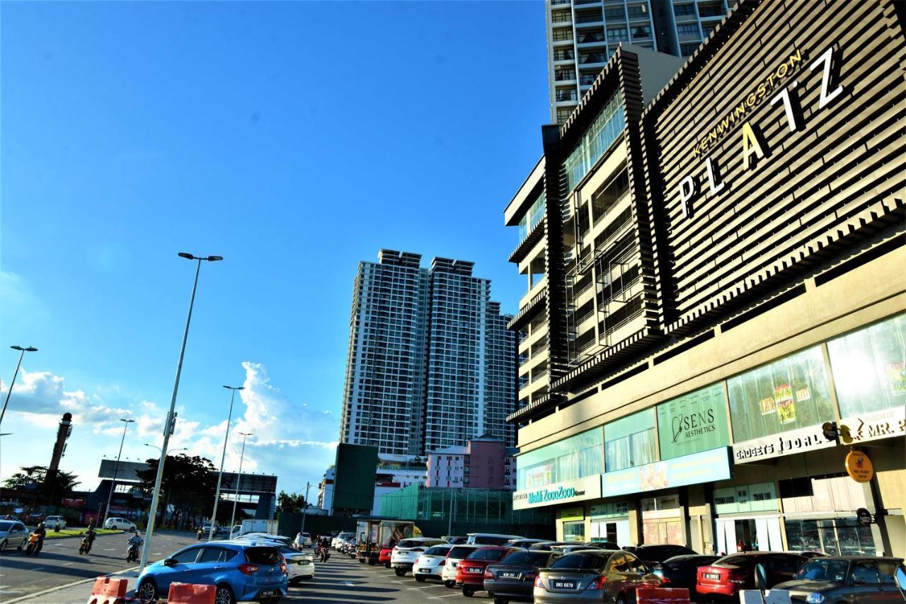Suasana Kewingston Platz Pangsapuri *